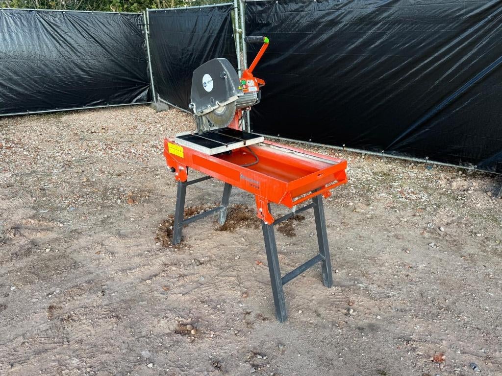 Table de scie Husqvarna TS350E, 1200 watts ou plus, 70 mm ou plus, Enlèvement, Utilisé