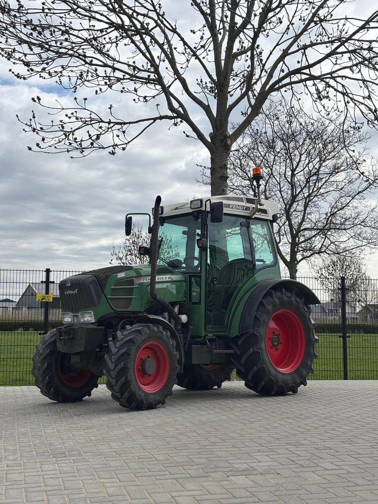 Fendt 209p vario ( 3800 uur ), Zakelijke goederen, Ophalen of Verzenden, Fendt