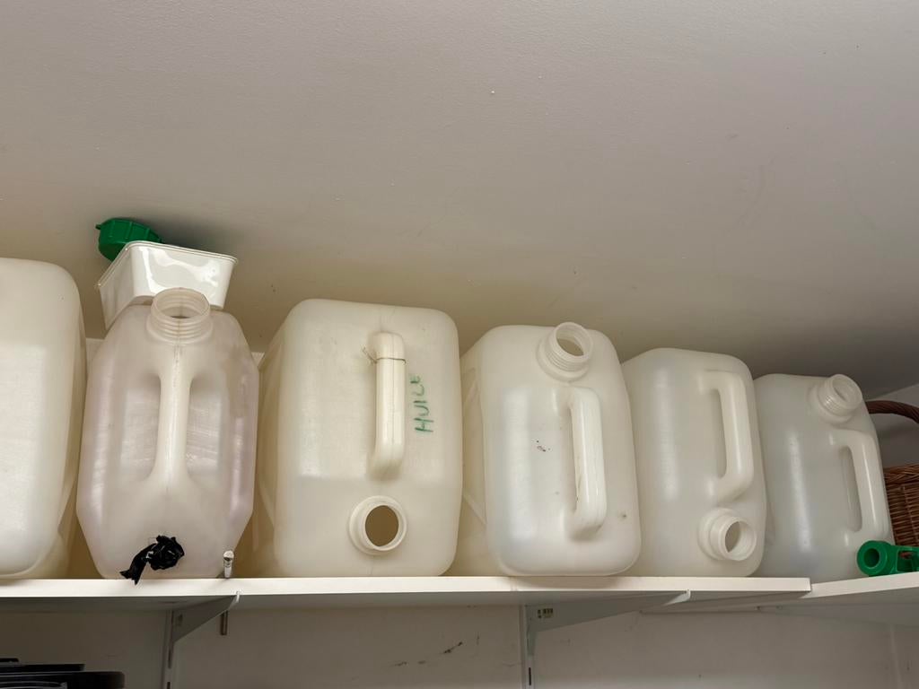 Bidon plastique 25L – propre, sans odeur, Jardin & Terrasse, Barils de pluie, Utilisé, Enlèvement