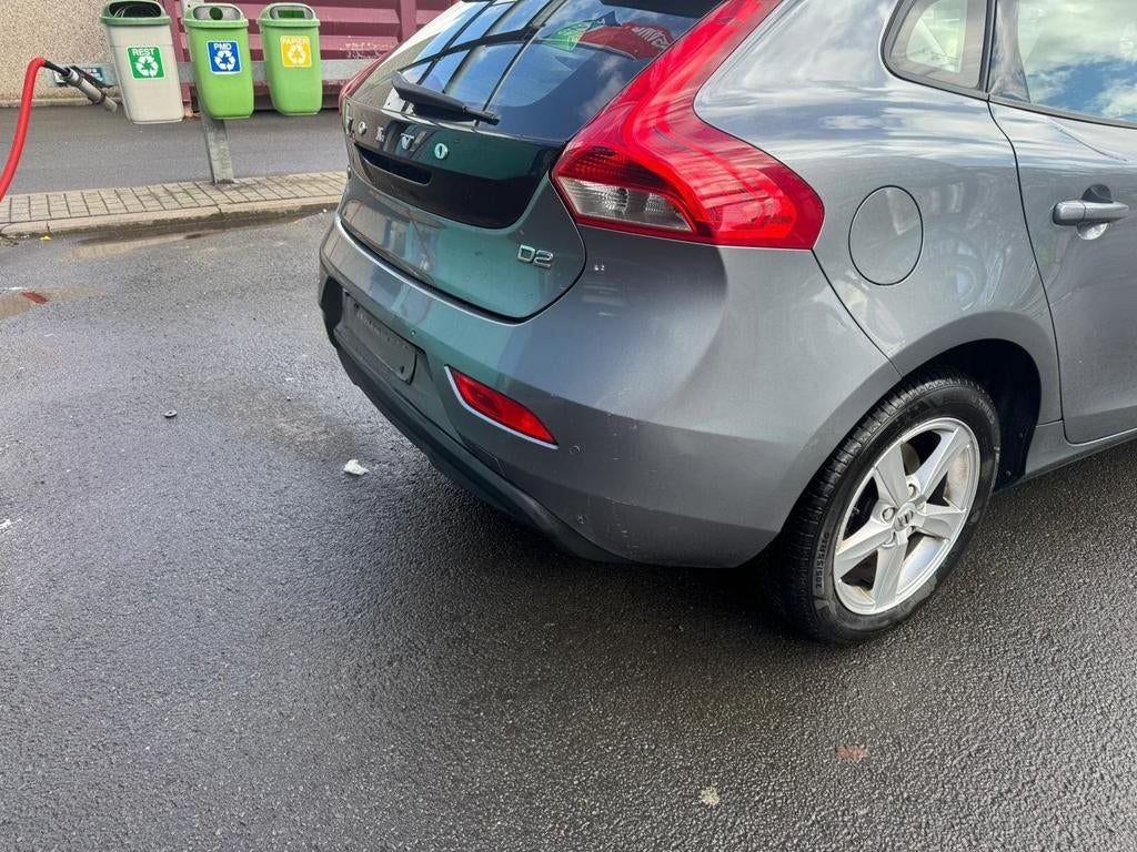 Volvo V40 2017, Autos, Argent ou Gris, Achat, Boîte manuelle, Noir