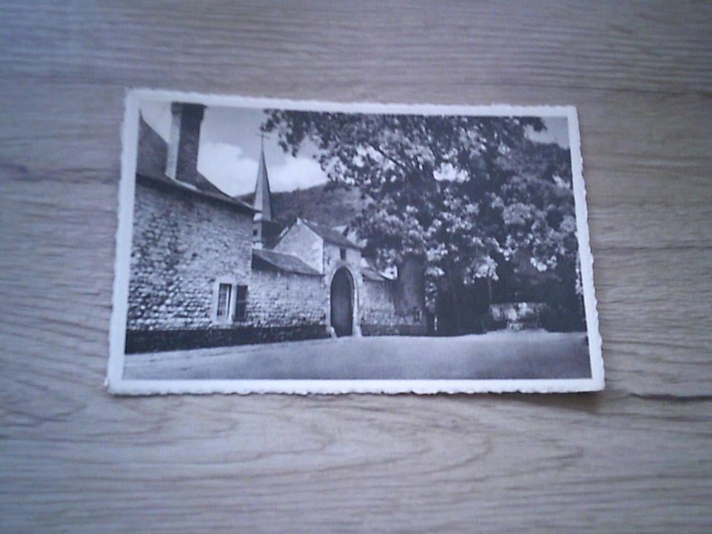 GODINNE s/Meuse: L'Eglise et l'entrée du Château, Enlèvement ou Envoi, 1920 à 1940, Non affranchie, Namur