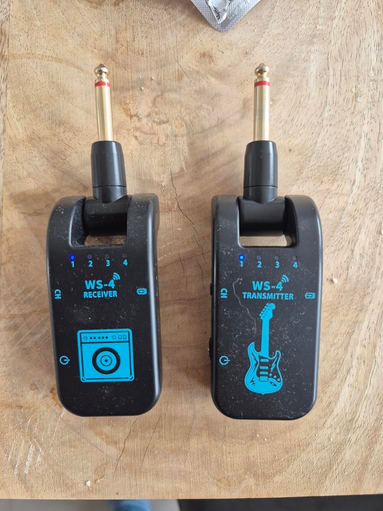 Émetteur et récepteur pour guitare à 4 canaux., Enlèvement
