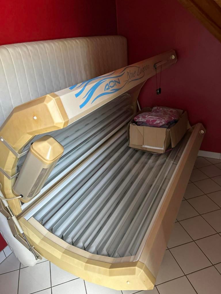 Zonnebank, Electroménager, Solarium, Banc solaire & Bronzage facial, Enlèvement, Utilisé, Banc solaire double, 15 lampes ou plus