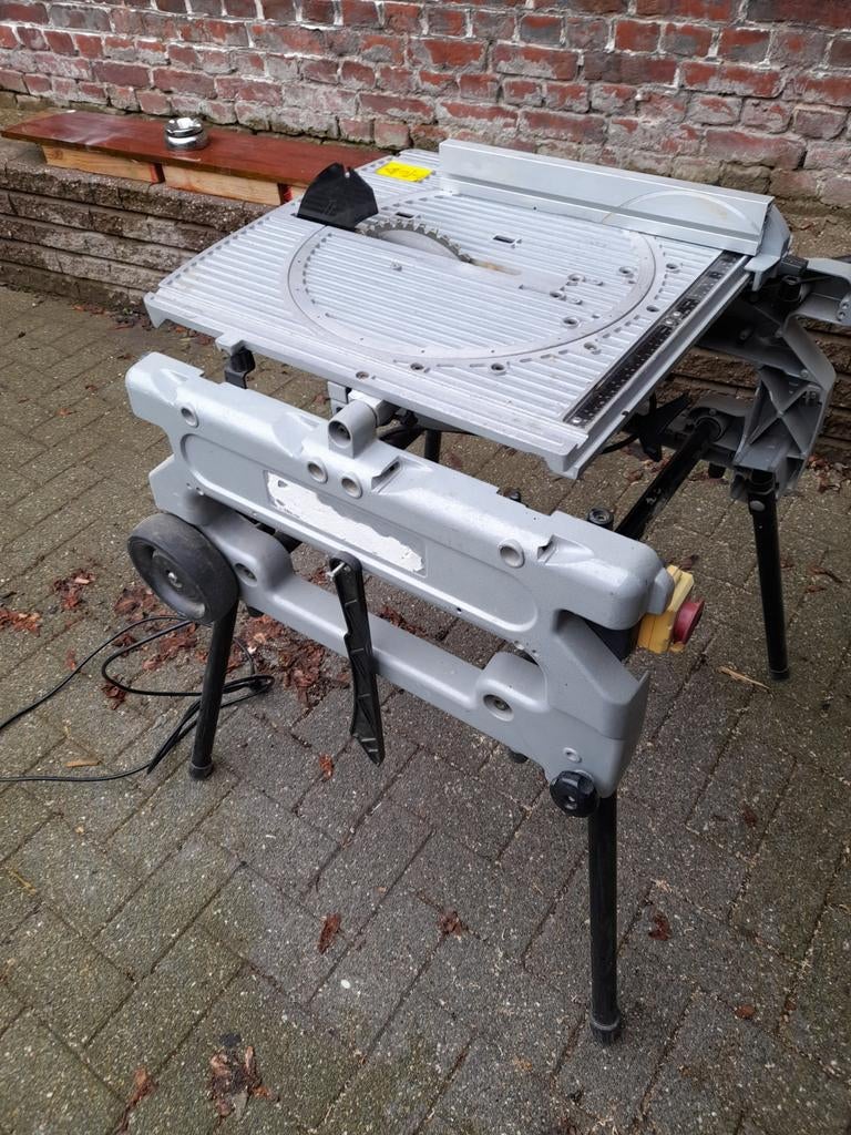 Machine à scier basculante, Enlèvement, Scie à onglet