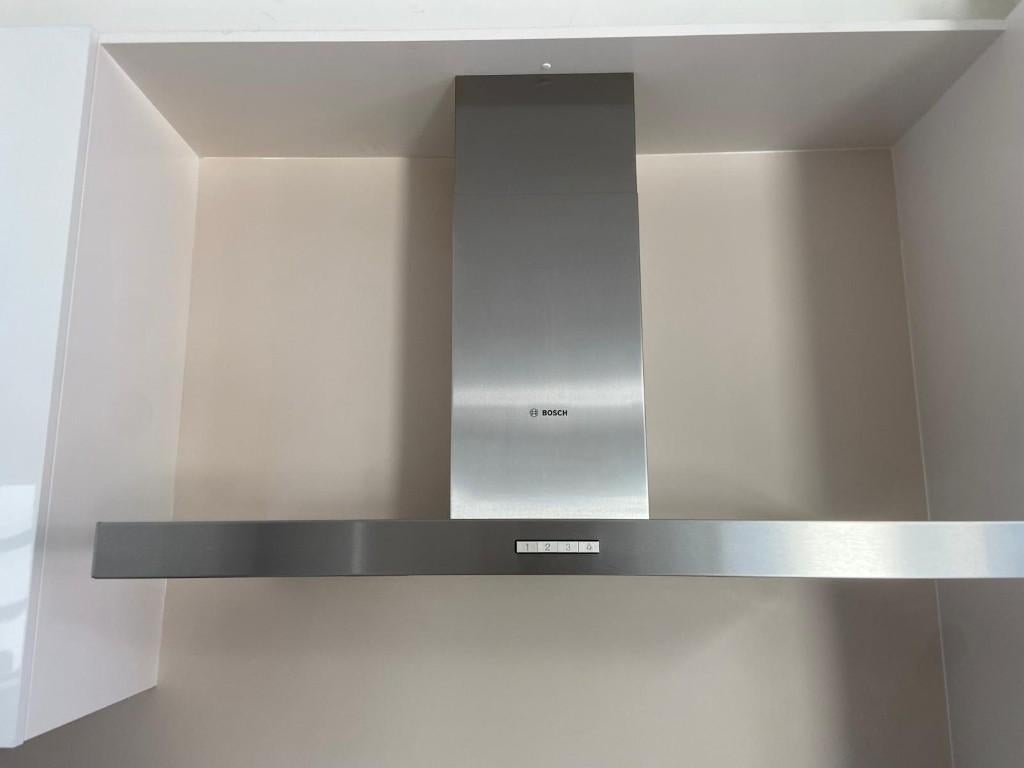 Moderne witte hoogglans hoekkeuken incl. Bosch GEDEMONTEERD, Huis en Inrichting, Wit, Hoekkeuken, Ophalen of Verzenden, Composiet