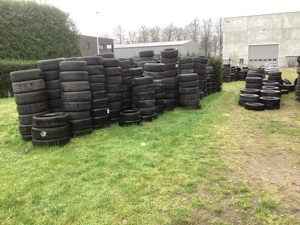 Banden gebruikt en nieuw, grote partijen, Enlèvement, Pneu(s)