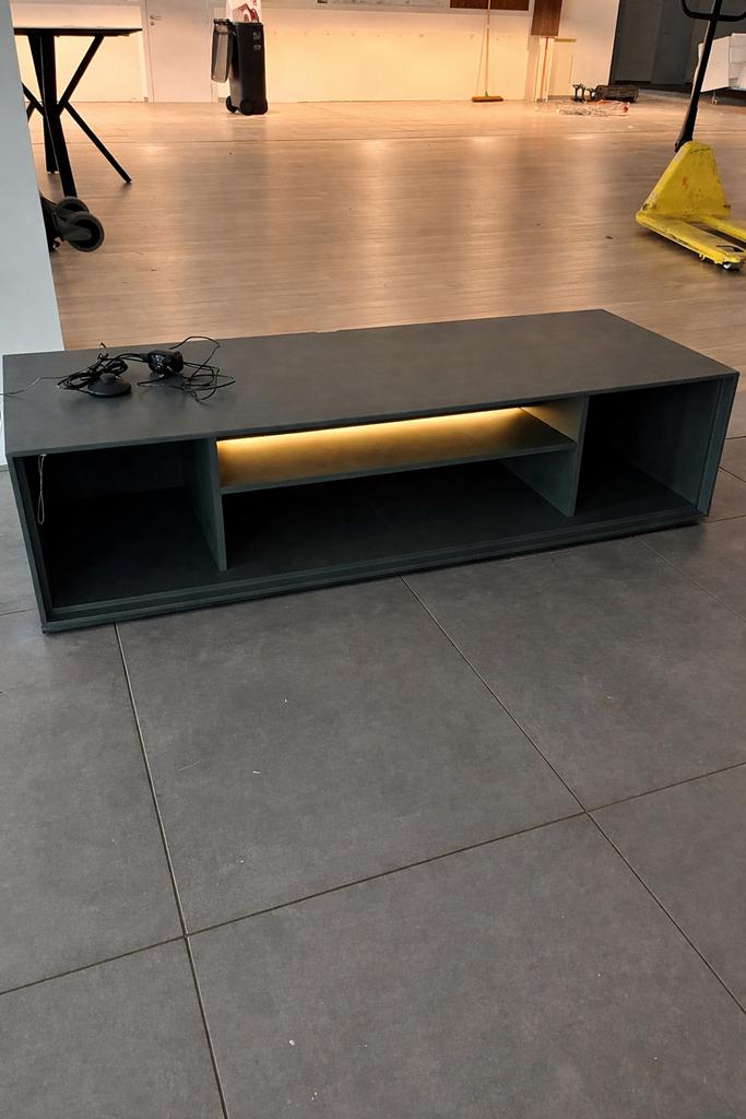 Nieuwe Modern Zwevend TV-Meubel – Mat Grijs + LED, Ophalen, Zo goed als nieuw