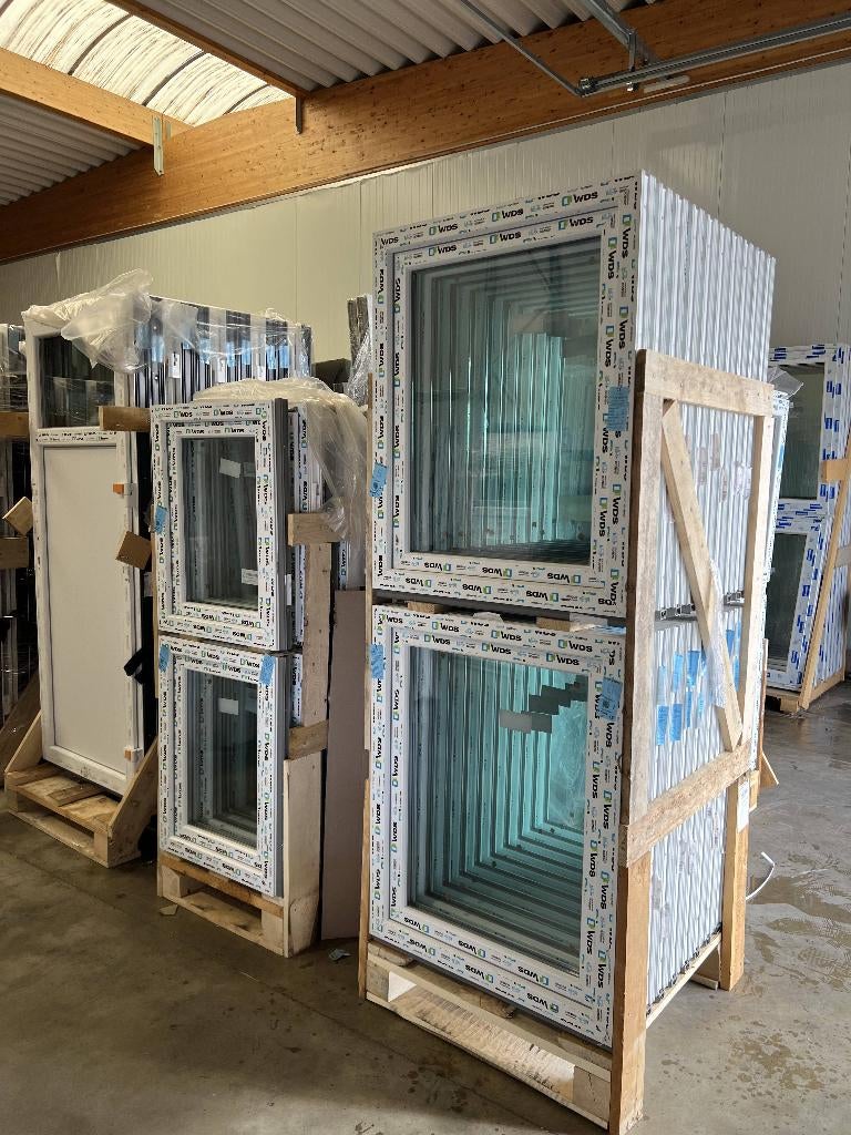 Châssis de fenêtres PVC en stock aux meilleurs prix, Bricolage & Construction, Enlèvement ou Envoi, Neuf, Fenêtre de façade ou Vitre