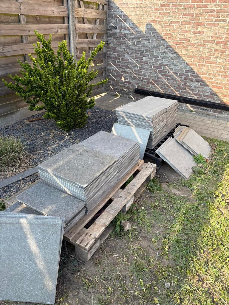 GRATIS Binnentegels grijs minimum 20 m², Tuin en Terras, Ophalen, Gebruikt