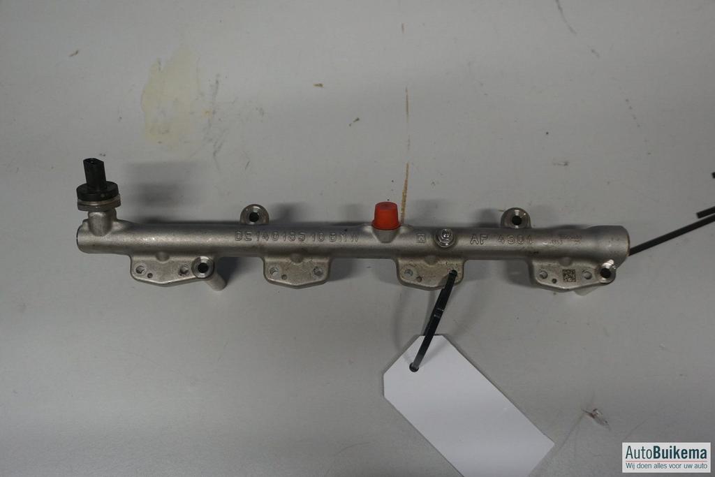 Origineel BMW X1 F48 X2 F39 brandstofrail, Gebruikt, -, -, Ophalen of Verzenden