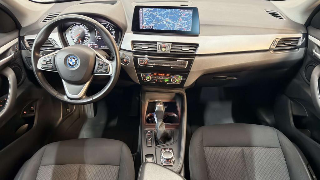BMW X1 1.5iA xDrive25e Automaat Navi LED Garantie, Auto's, BMW, Stof, Gebruikt, Blauw, Bedrijf