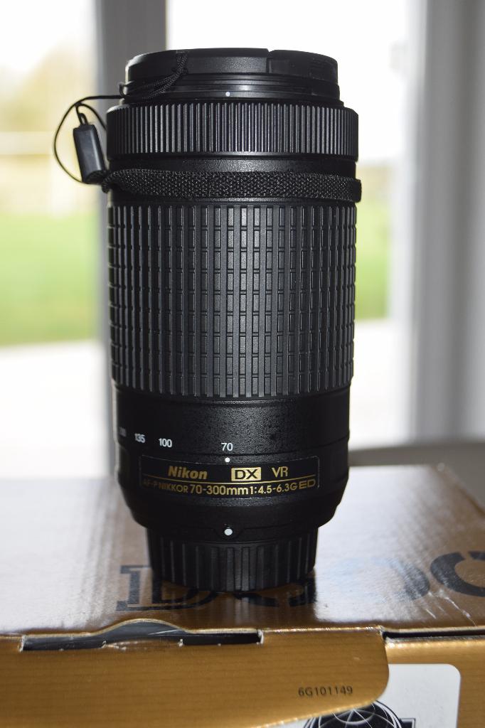 Nikon AF-P DX NIKKOR 70-300mm f/4.5-6.3G ED VR, Ophalen