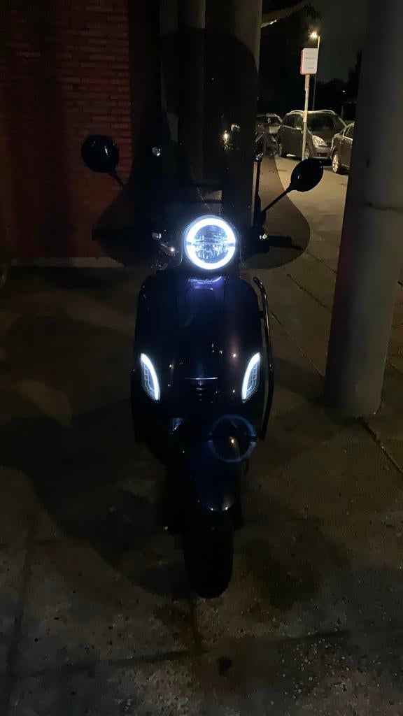 Tekoop: Gts toscana 2021 a klass, Vélos & Vélomoteurs, Scooters | Vespa, Autres modèles, Classe A (25 km/h), Essence, Enlèvement