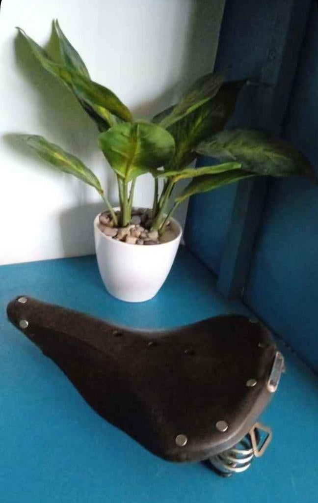 Selle de vélo Brooks disponible en 2 pièces, Enlèvement