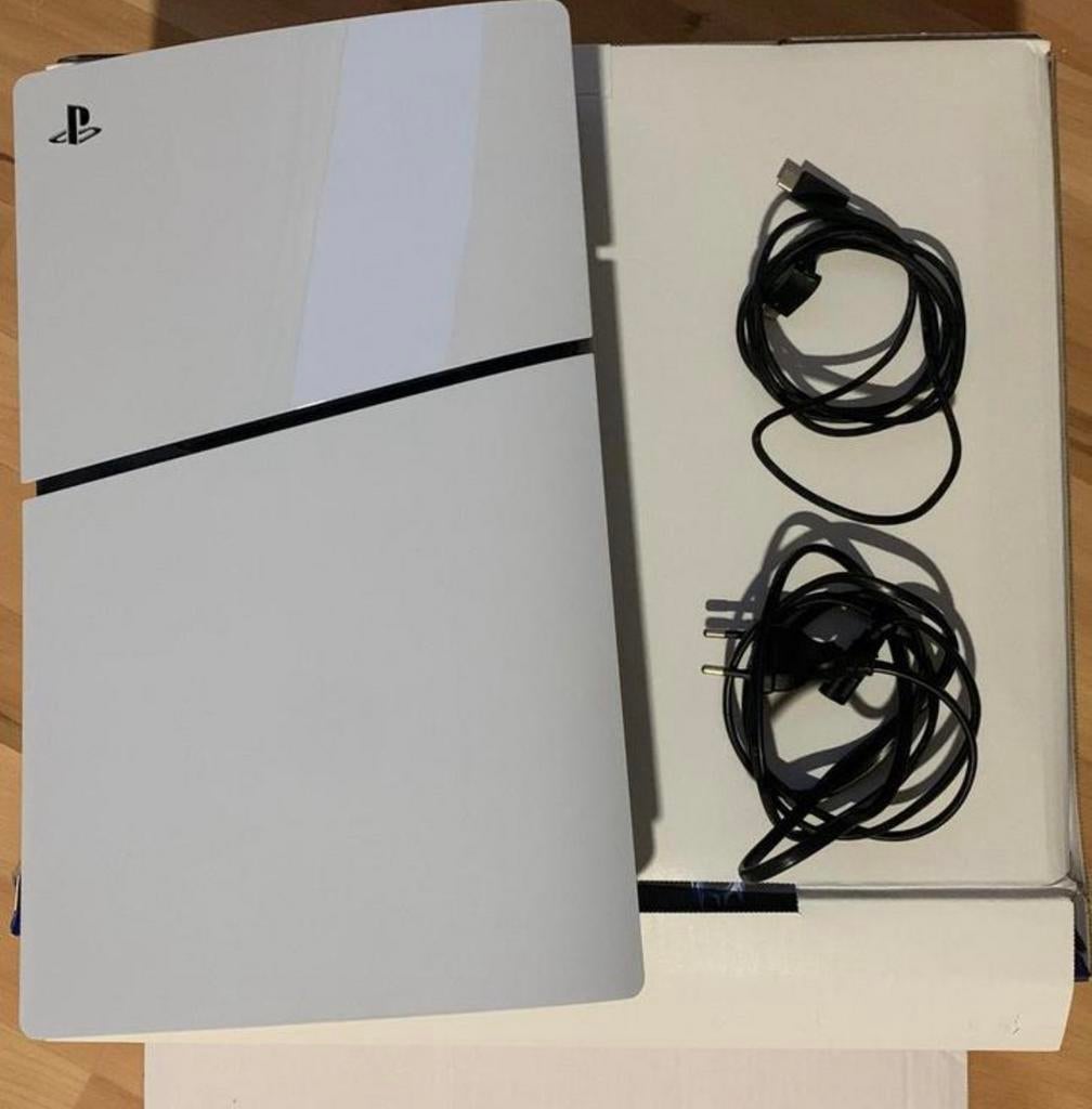 Gloednieuwe PS5 met Fortnite, Games en Spelcomputers, Spelcomputers | Sony PlayStation 4, Ophalen, Zo goed als nieuw