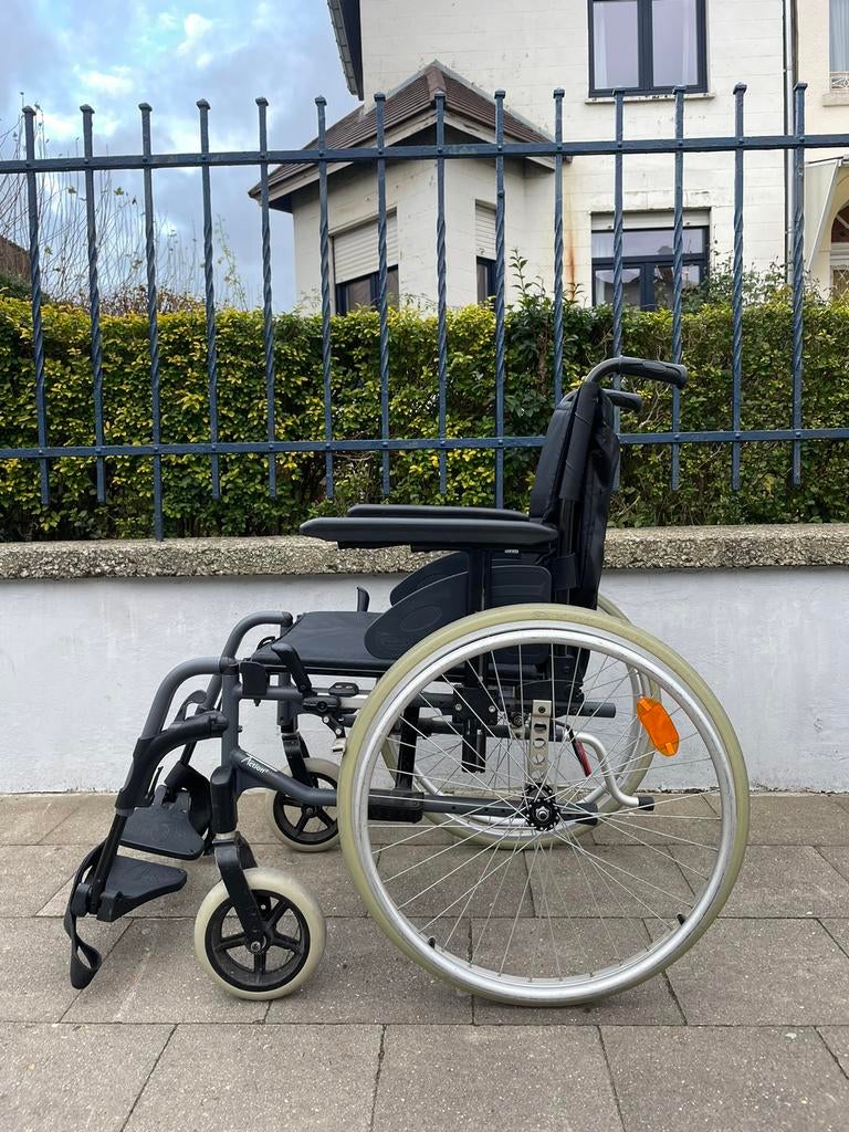 Chaise roulante pliable Invacare Esprit 3 Action état neuf, Divers, Enlèvement ou Envoi, Pliant, Comme neuf, Fauteuil roulant électrique