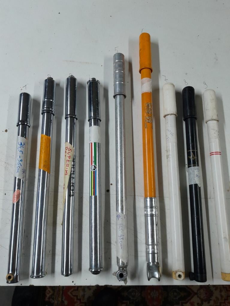 Handpompen bromfiets of fiets, Ophalen