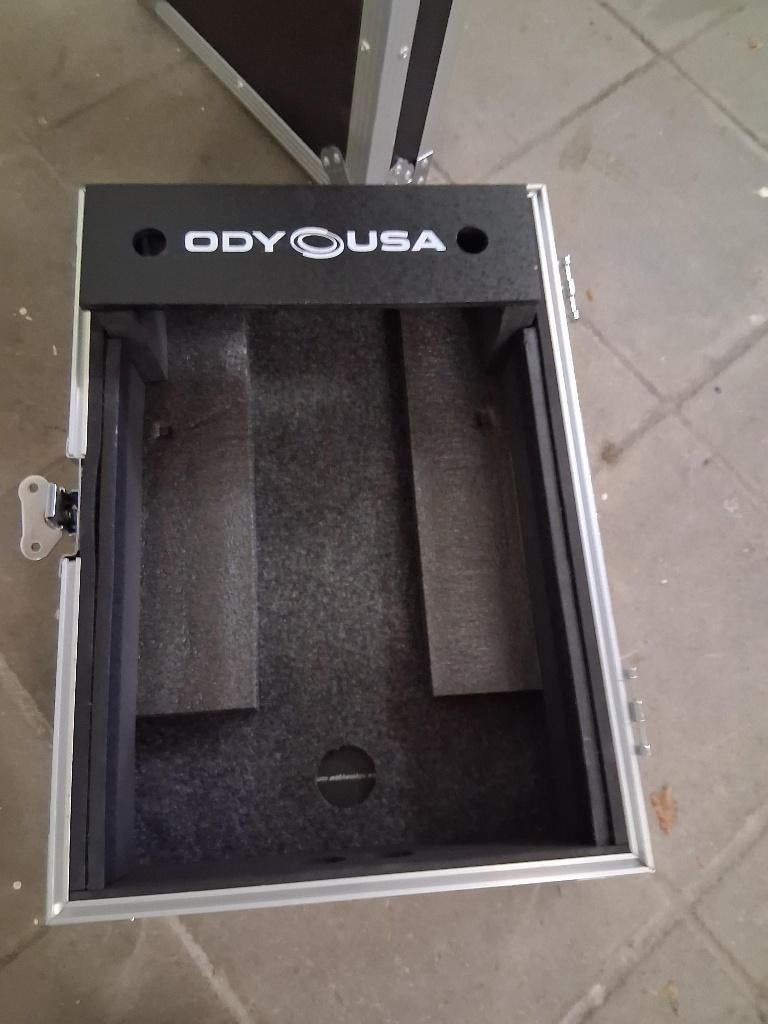 Flight case, Ophalen, Zo goed als nieuw, Audio