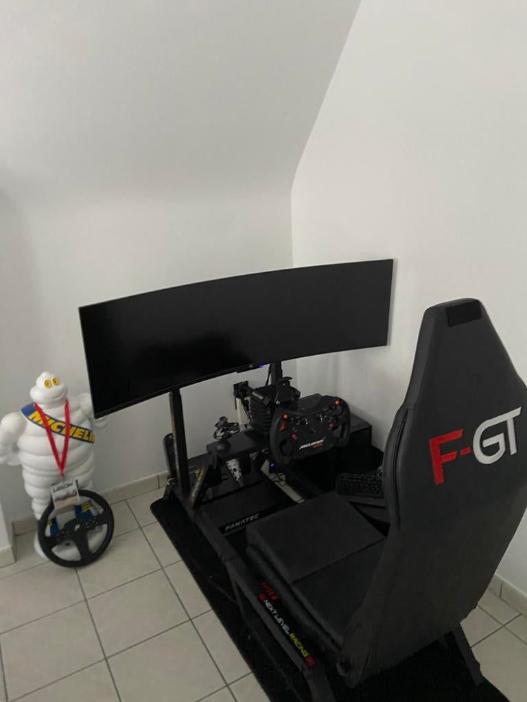 Sim racing simulator 49inch monitor fanatec, Consoles de jeu & Jeux vidéo, Jeux | PC, Enlèvement, Comme neuf