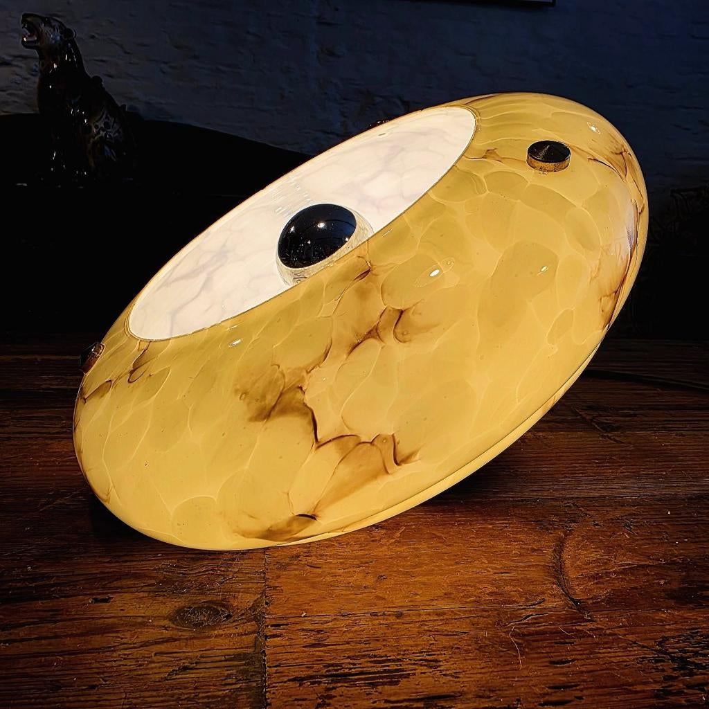 Plafonnier vintage en verre opalin marbré., Enlèvement ou Envoi