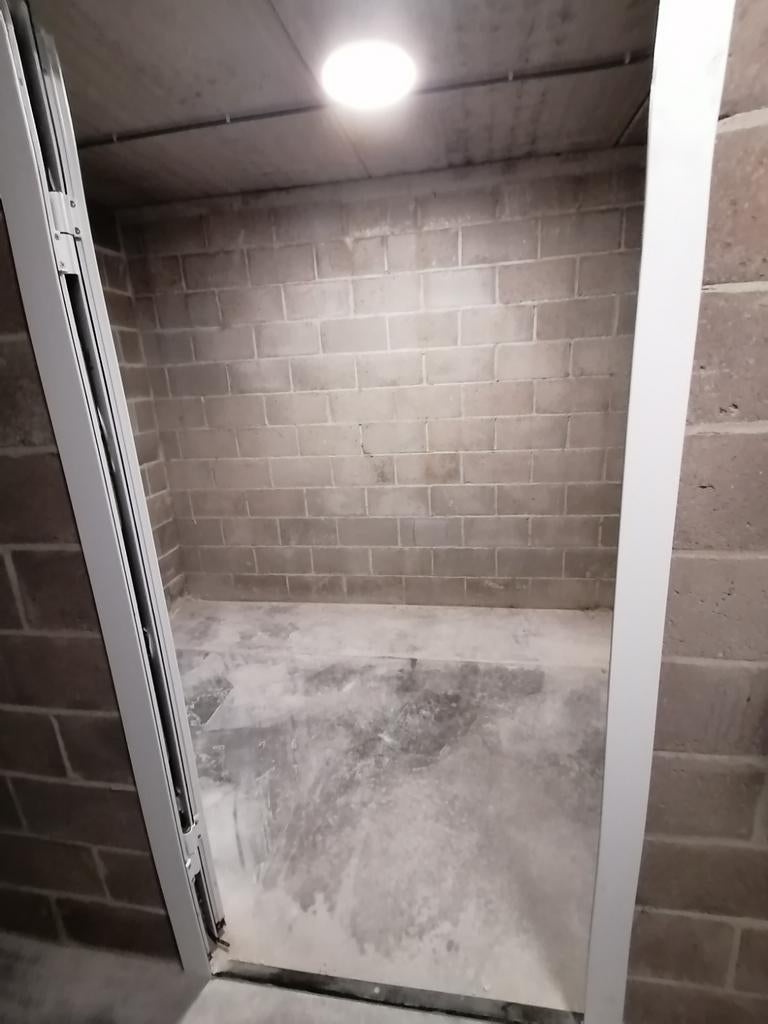 Te huur grote berging in Wachtebeke., Gand