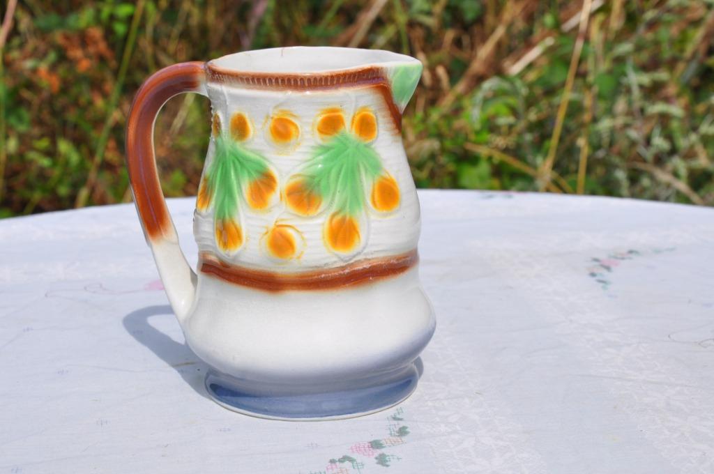 pichet decor chataignes barbotine wasmuel, Antiquités & Art, Enlèvement ou Envoi