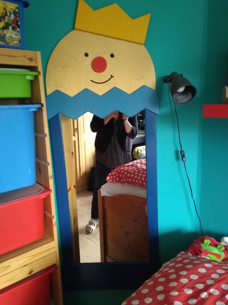 Grote haba spiegel 'koning' voor kinderkamer, Ophalen of Verzenden, Zo goed als nieuw, Spiegel