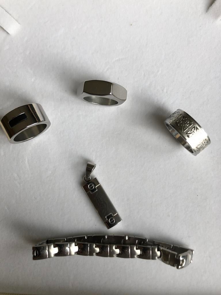 Charme, bracelet et bagues pour hommes, Fer ou Acier, Comme neuf, Enlèvement, Homme