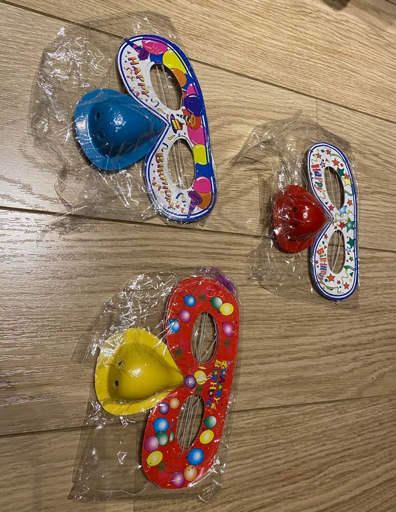 7 masques « happy birthday », Comme neuf