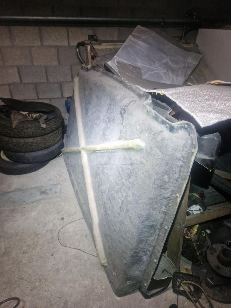 Lada Niva mal motorkap epoxy of polyester, Autos : Pièces & Accessoires, Lada, Enlèvement, Utilisé, Capot moteur