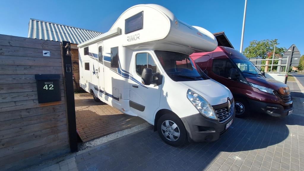 Zeer mooie 6 persoons rimor katamarano 62000km 3,5ton., Caravans en Kamperen, Mobilhomes, Overige merken, Alkoof, Ringverwarming
