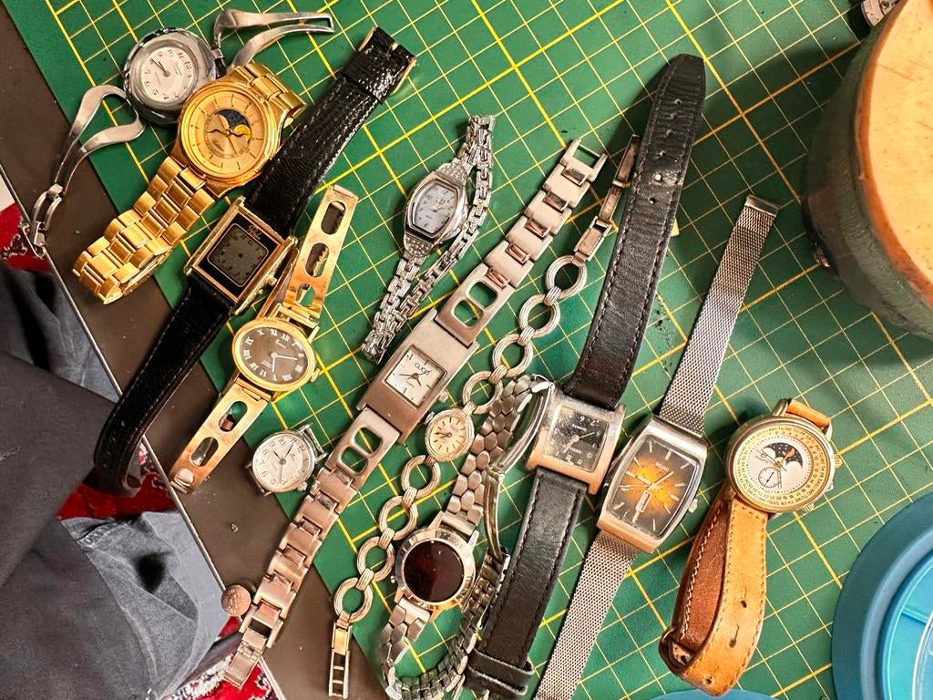 Lot 12 dames horloge, Handtassen en Accessoires, Overige merken, Staal, Met bandje, Polshorloge