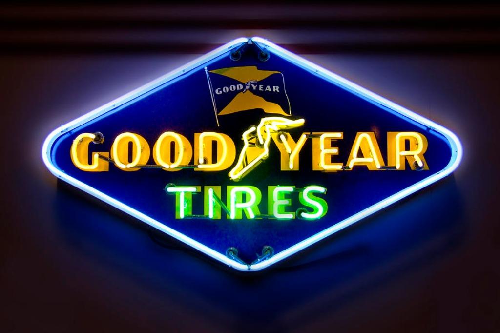 Goodyear tire neon licht reclame goodyear USA garage neons, Ophalen of Verzenden, Nieuw, Lichtbak of (neon) lamp