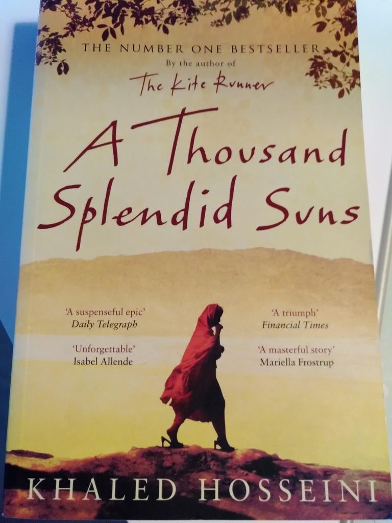 Khaled Hosseini - A thousand splendid suns, Ophalen of Verzenden, Zo goed als nieuw