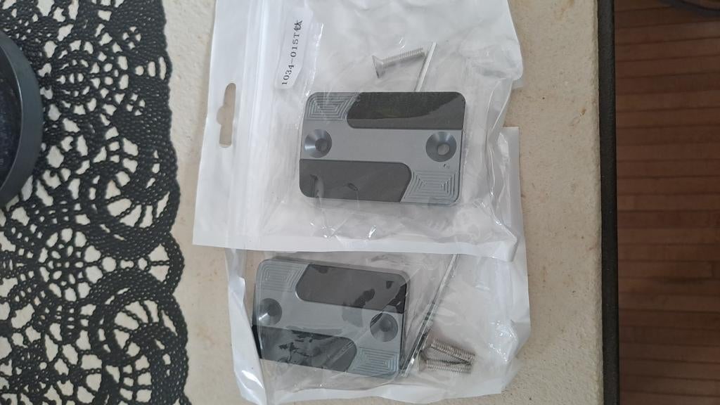 Couvercle de frein et embrayage susuki, Motos, Accessoires | Autre, Comme neuf, Enlèvement ou Envoi