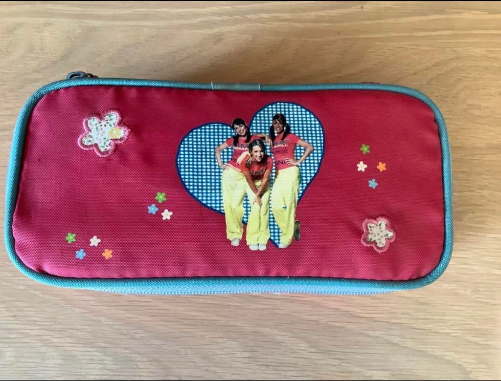 K3 pennenzak van de originele k3 karen, kristel en kathleen., Ophalen of Verzenden, Gebruikt