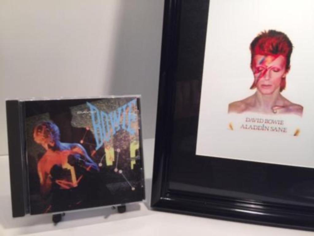 CD - David Bowie - Dansons, CD & DVD, CD | Rock, Comme neuf, Chanteur-compositeur, Enlèvement ou Envoi