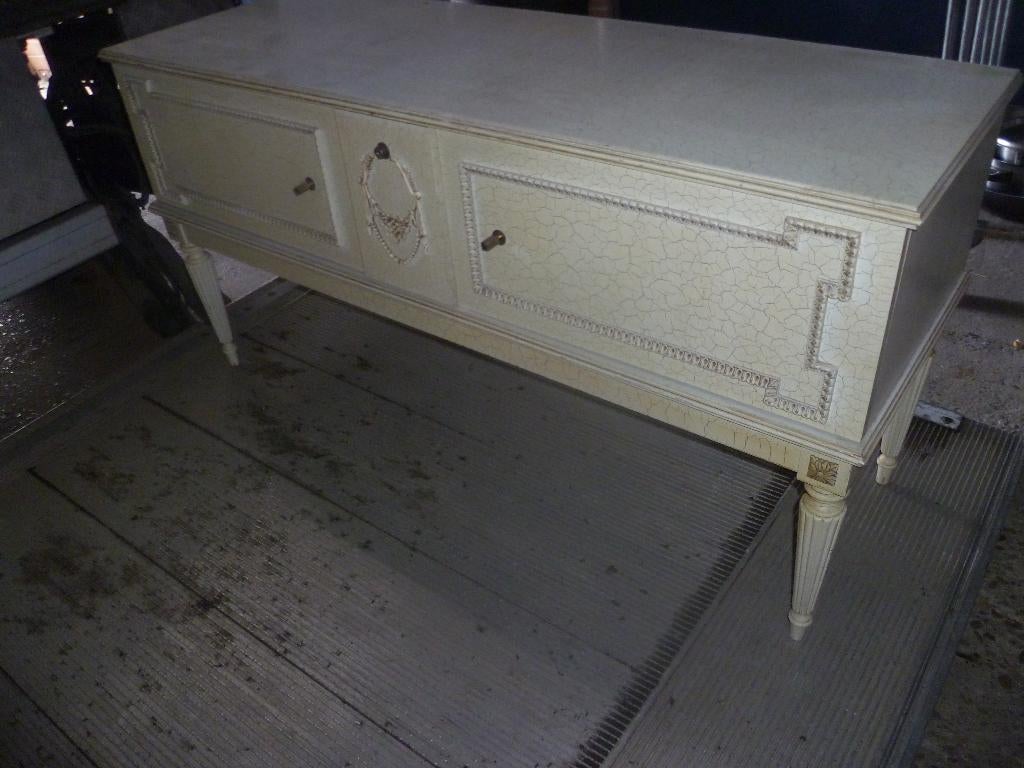 LOUIS XIII COMMODE, Enlèvement ou Envoi