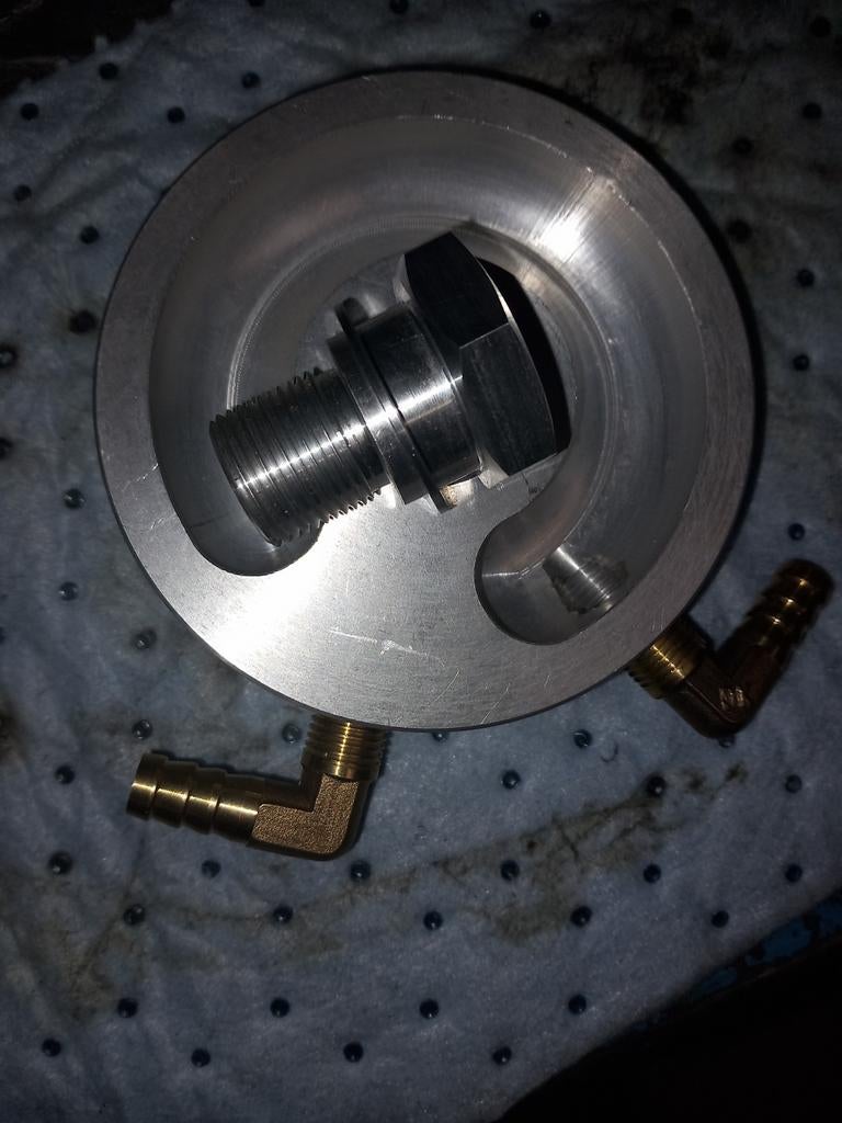 Honda spacer voor vier radiatoren, Motoren