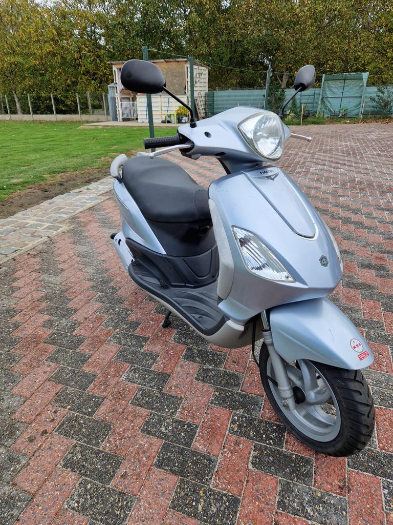 Piaggio fly b klasse, Vélos & Vélomoteurs, Scooters | Piaggio, 49 cm³, Comme neuf, Classe B (45 km/h), Enlèvement