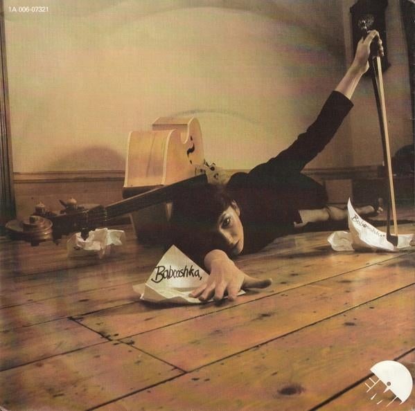 kate bush, Enlèvement ou Envoi