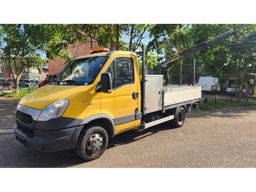 Iveco 40C14G 3.0D 2013 avec grue 111,560 km, Autos, Camions, Achat, Entreprise, Iveco, Autres carburants