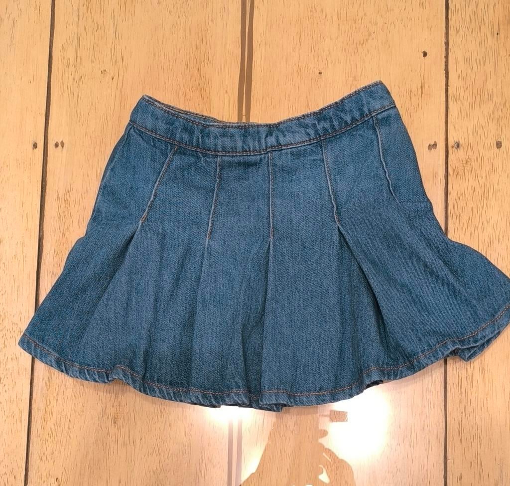 Jupe short jeans 5 ans Okaïdi, Enfants & Bébés, Robe ou Jupe, Enlèvement ou Envoi, Okaidi, Utilisé