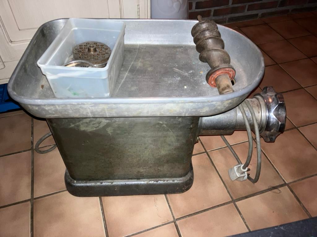 Vleesmolen, Zakelijke goederen, Ophalen