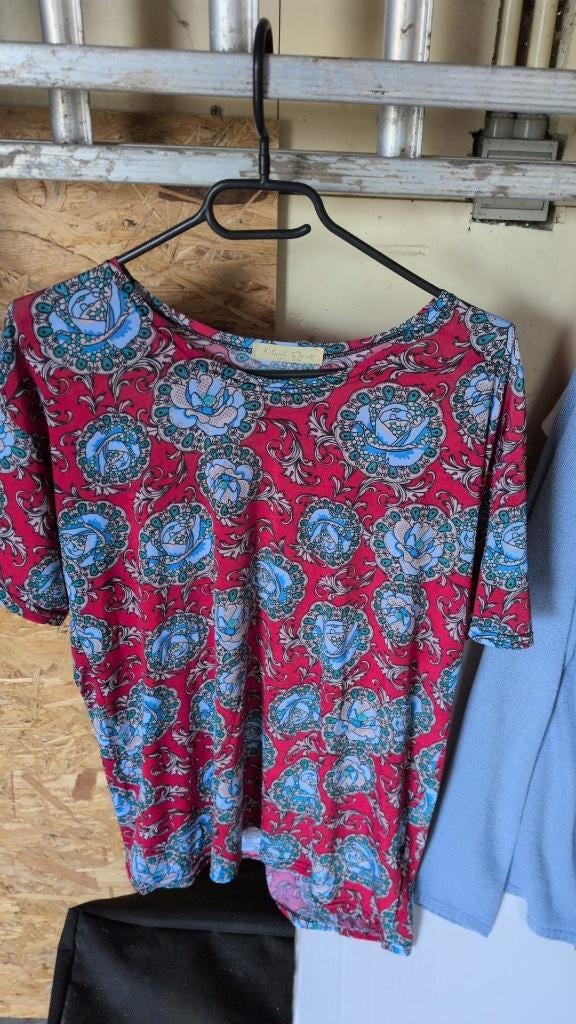 rood gebloemde T-shirt - XXL/XXXL- 5€, Verzenden, Zo goed als nieuw, Rood, Shirt of Top