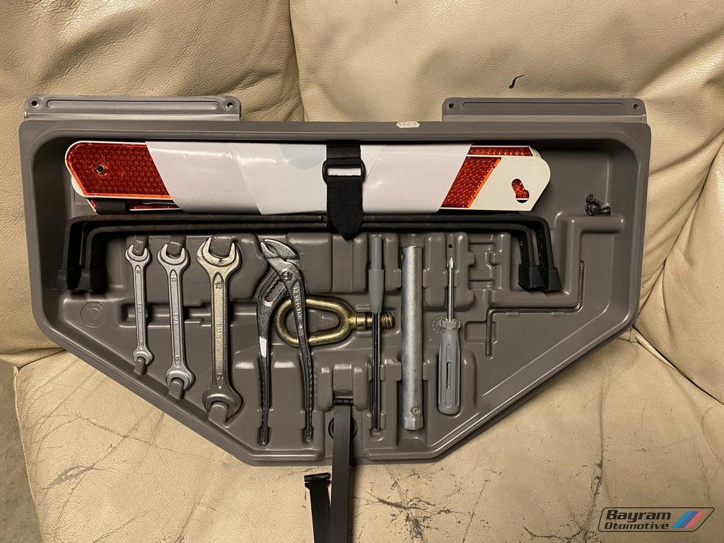 Bmw E34 gereedschapset onboard sedan M5 m20 m30 5-serie set, Auto-onderdelen, Interieur en Bekleding, BMW, Gebruikt, Ophalen of Verzenden