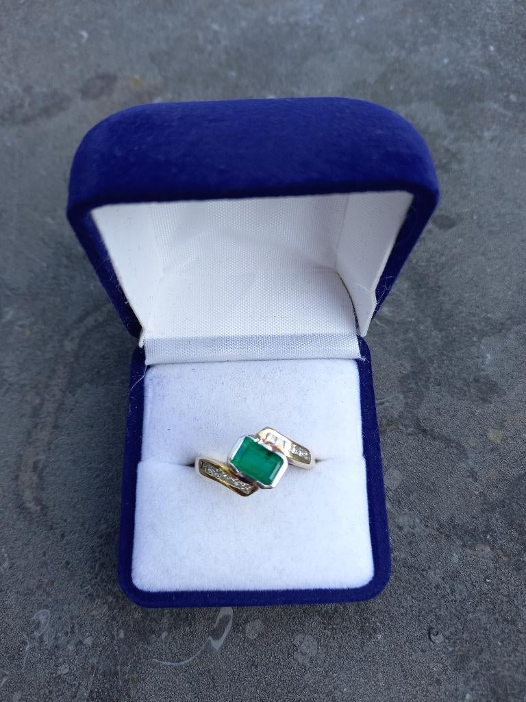 Bague or , émeraude véritable et brillants, Or, Comme neuf, Or, Enlèvement