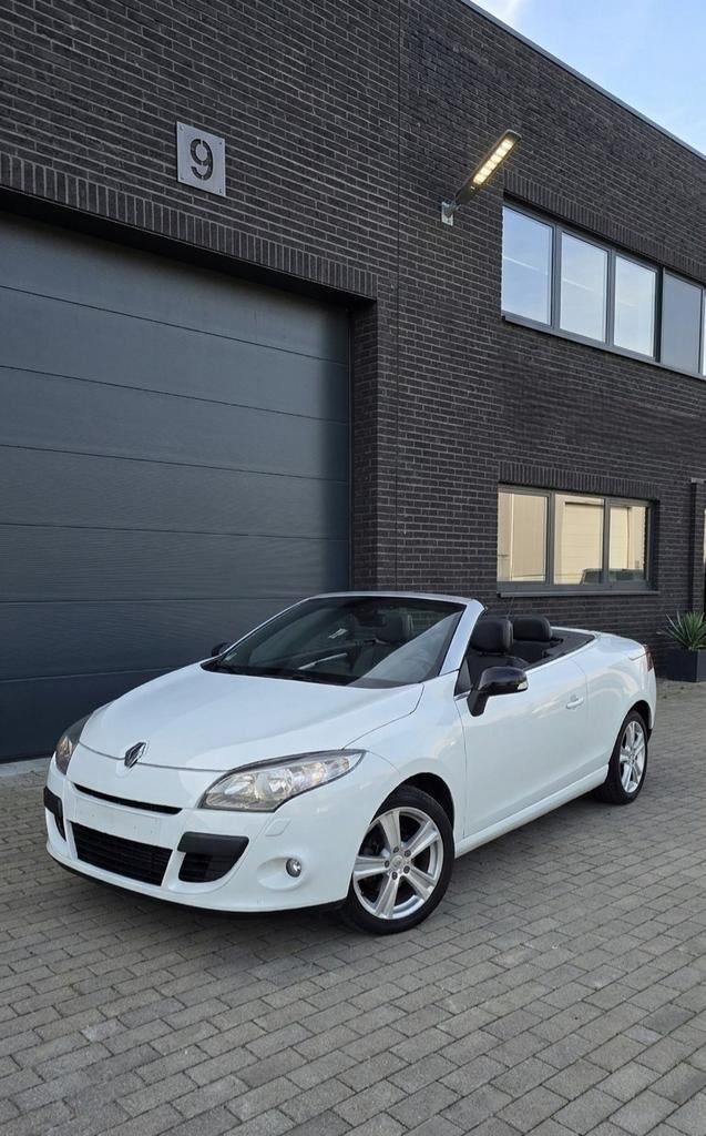 RENAULT MEGANE AUTOMATIC.CABRIO.️DIESEL 1.5, Auto's, Automaat, Euro 5, Cabriolet, Wit