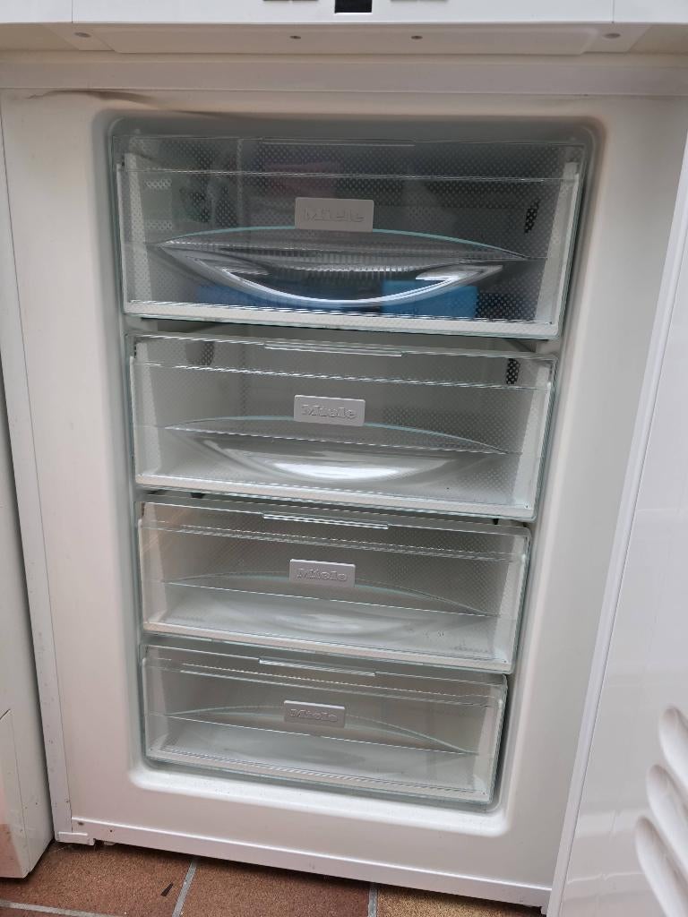 Diepvries, Elektronische apparatuur, Vriezers en Diepvrieskisten, Zo goed als nieuw, Energieklasse A of zuiniger, Ophalen, Vrieskast