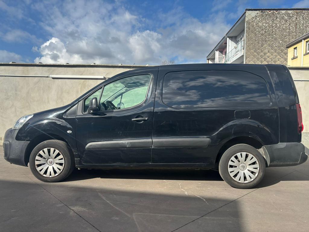 Citroen berlingo 1.6 hdi 80 000 km 2017 nwe wagen, Auto's, Voorwielaandrijving, 4 deurs, Stof, Citroën